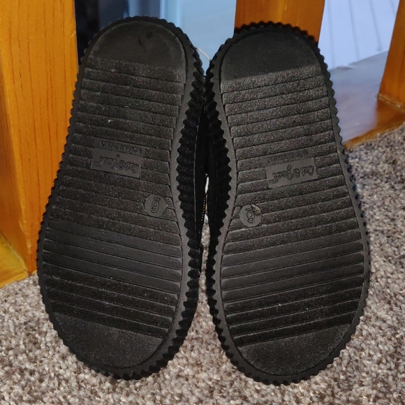 BRAND NEW! Cat and Jack 🪐 Sneakers! - Picture 4 of 4